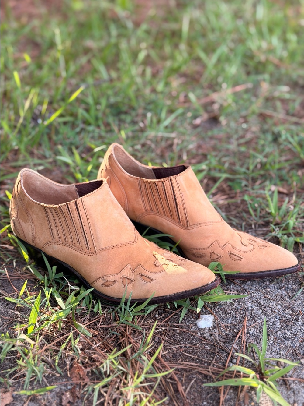 Circle S Corral 2 Women’s Tan Leather Western Ankle Boots Embroidered Size 8M